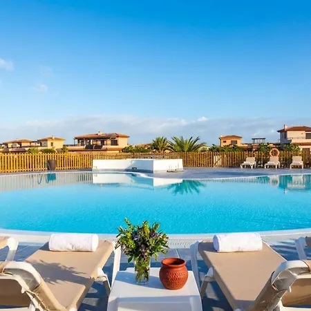 בקתה Majanicho Pool And Garden *